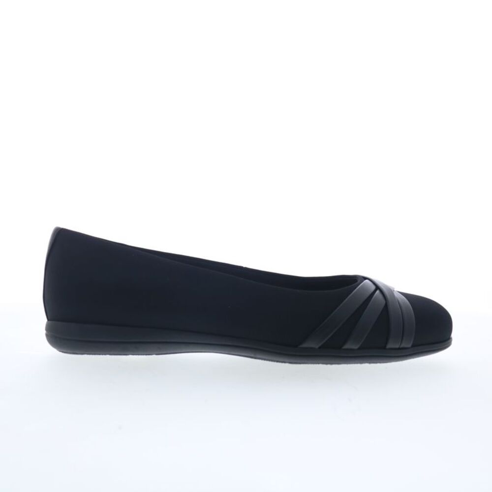 Trotters Womens Daphne Black Shoes (NWT)